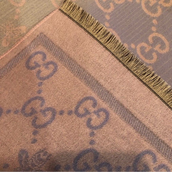 Large GUCCI ombré scarf/wrap - Picture 3 of 7